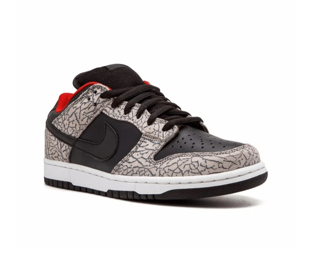 x Supreme SB Dunk Low Pro sneakers
