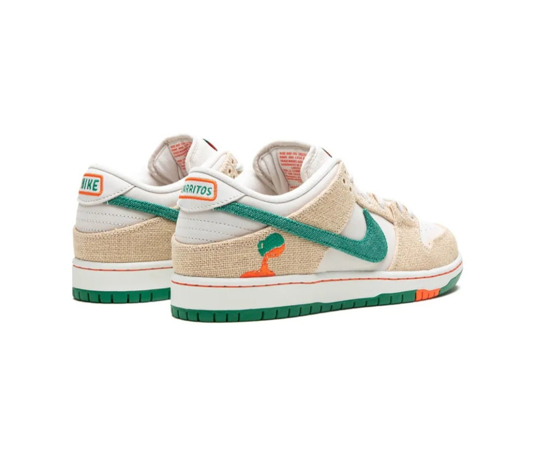SB Dunk Low sneakers