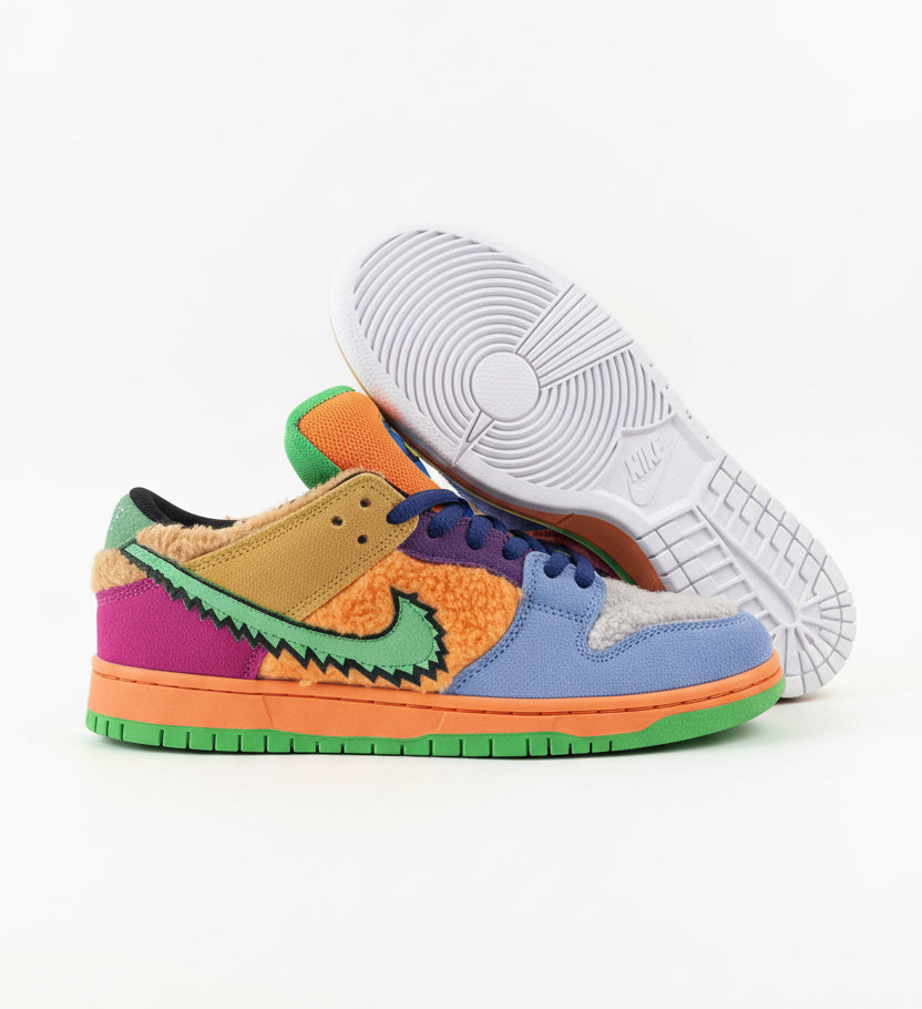 SB DUNK LOW Great Dead Bear. SNEAKERS