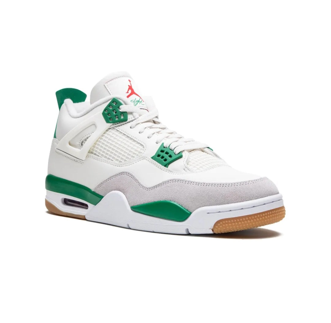 AIR JORDAN 4 SB "PINE GREEN" SNEAKERS