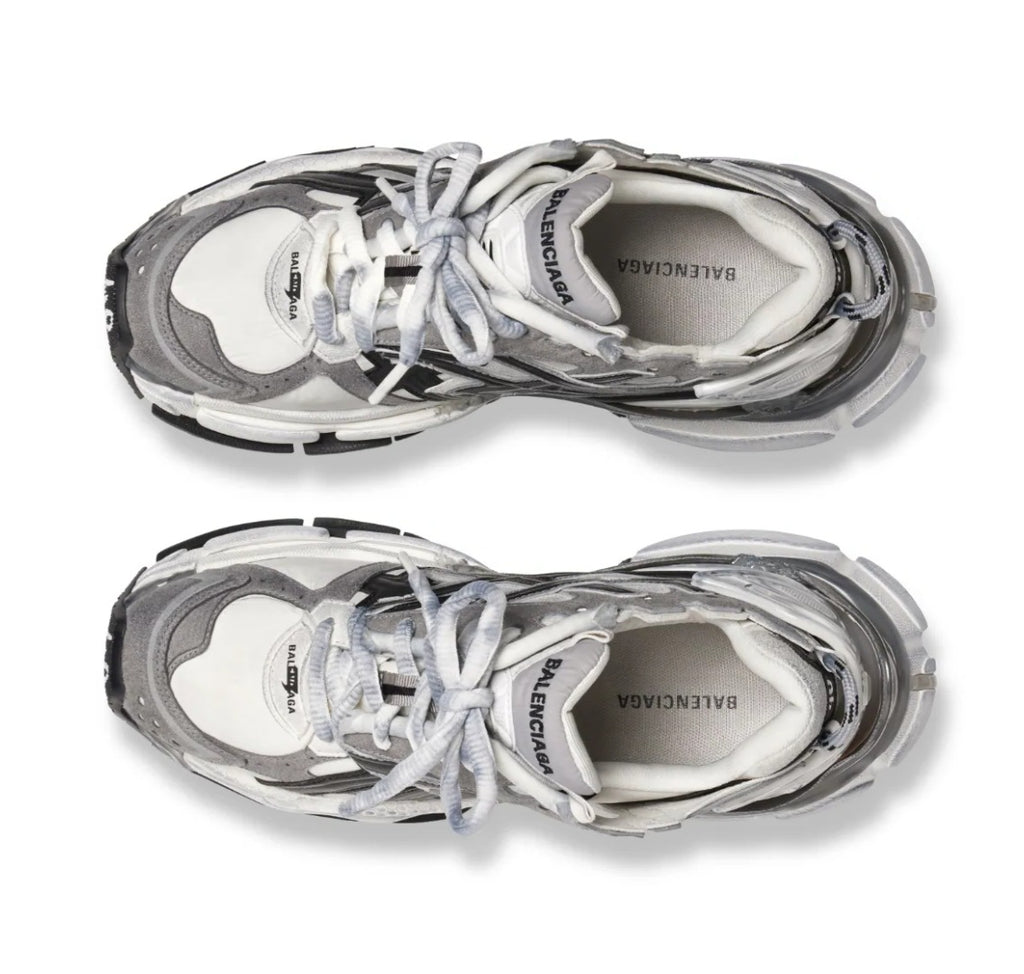 Balenciaga

Runner sneakers with panels