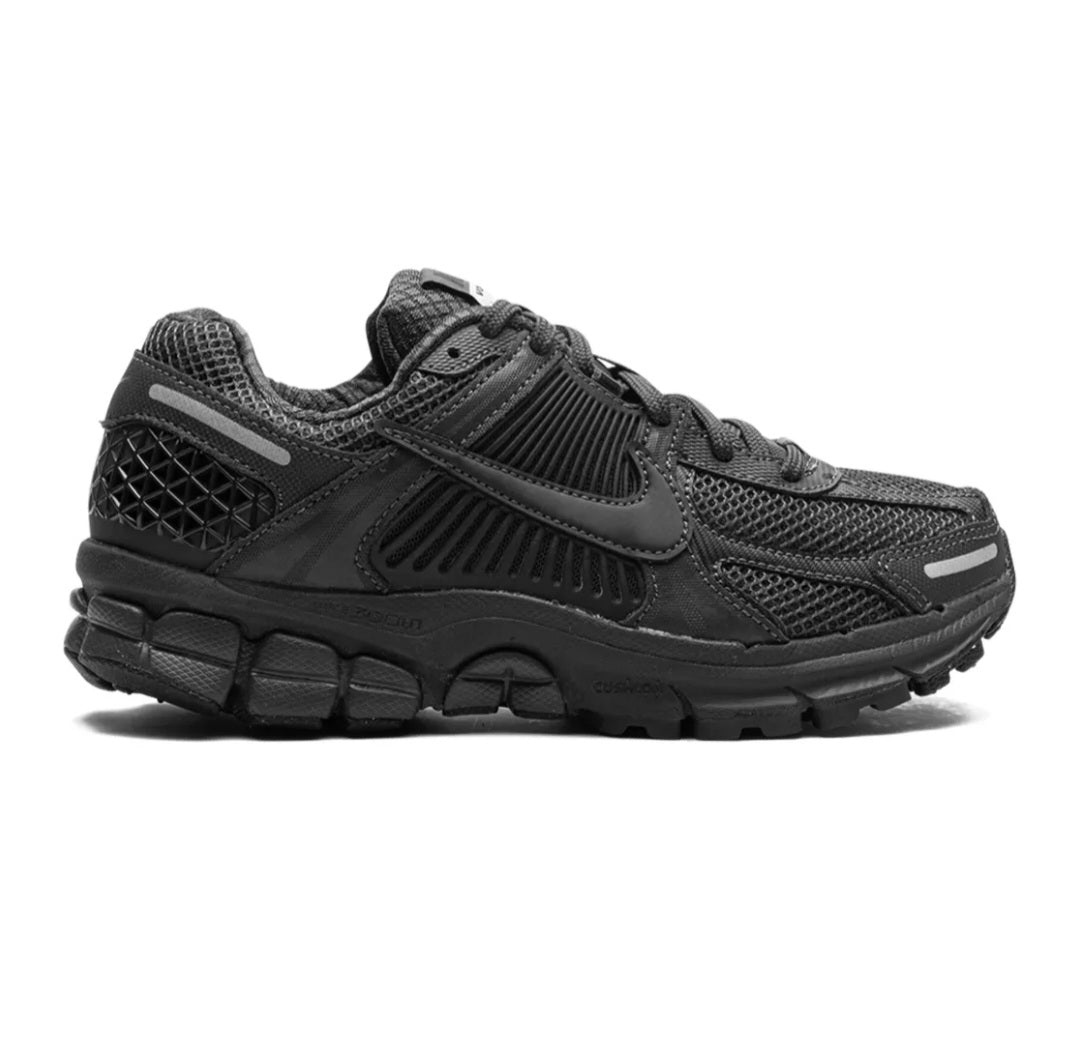 Zoom Vomero 5 "Triple Black" sneakers