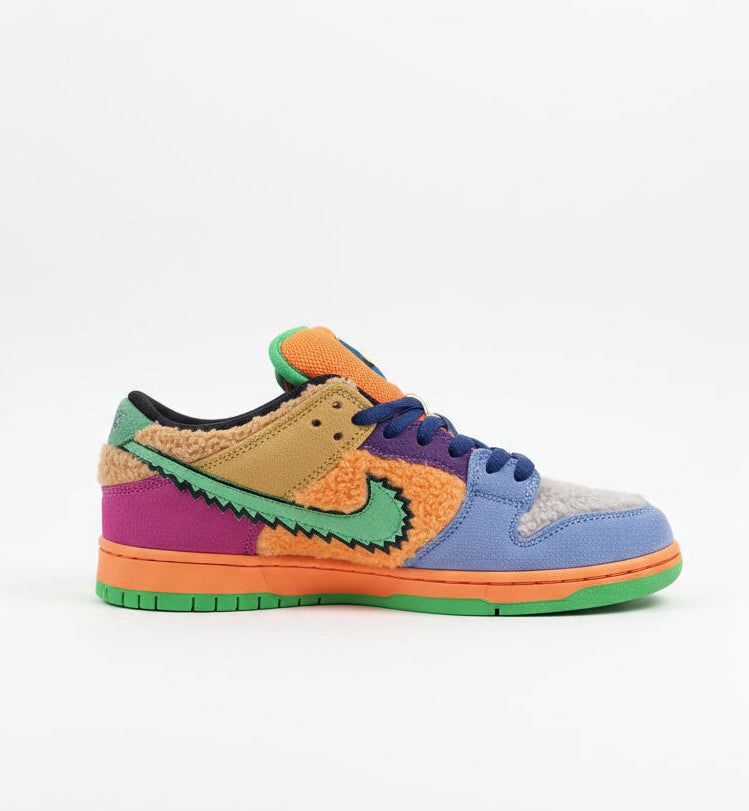 SB DUNK LOW Great Dead Bear. SNEAKERS