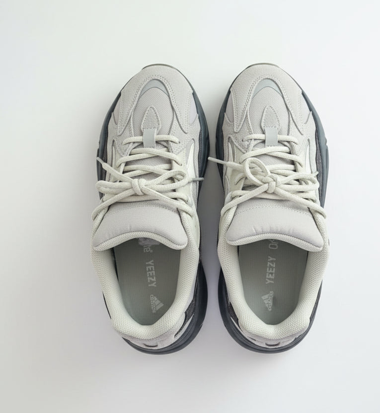 YEEZY BOOST--700, V2,Tephra.