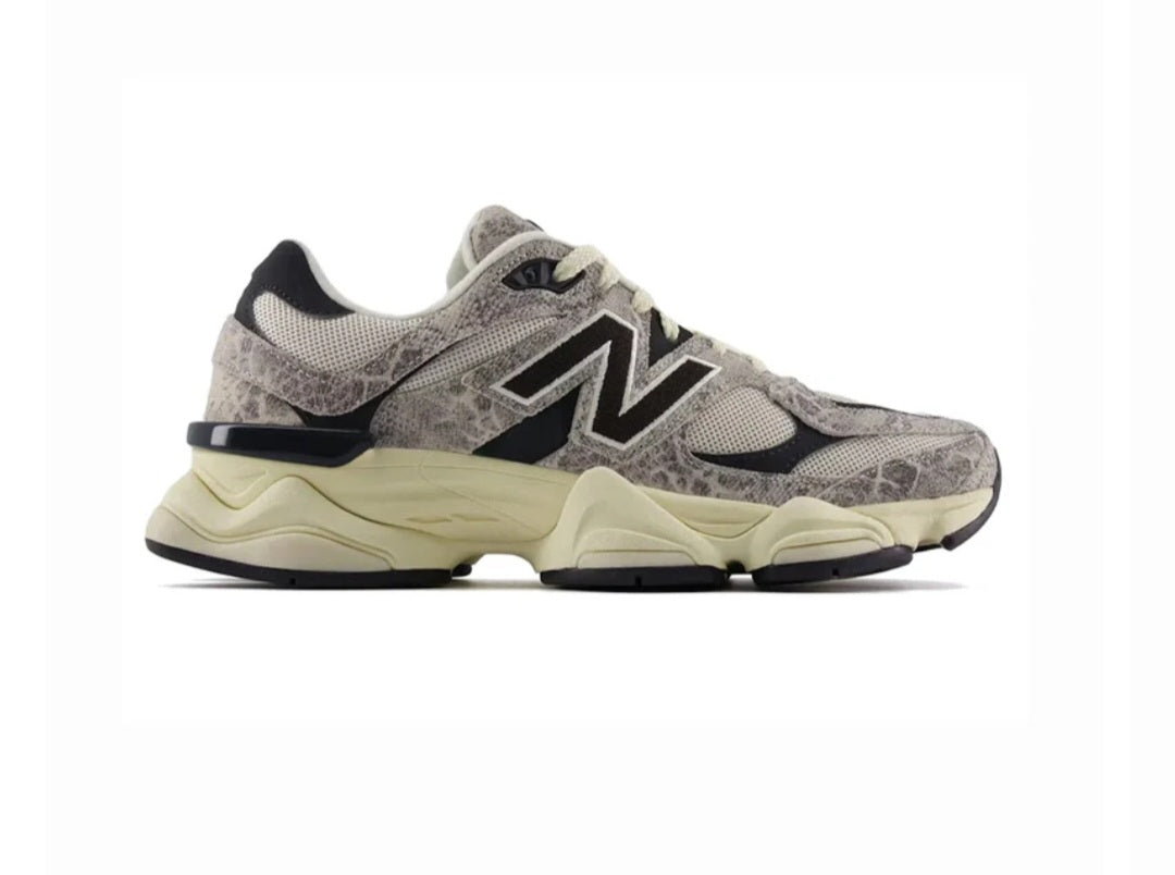 New Balance 9060 Year of the Snake
Prezzo di vendita