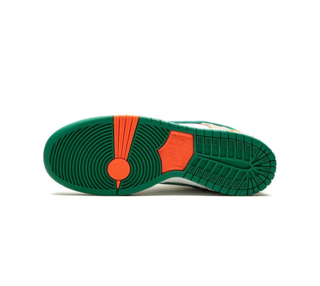 SB Dunk Low sneakers
