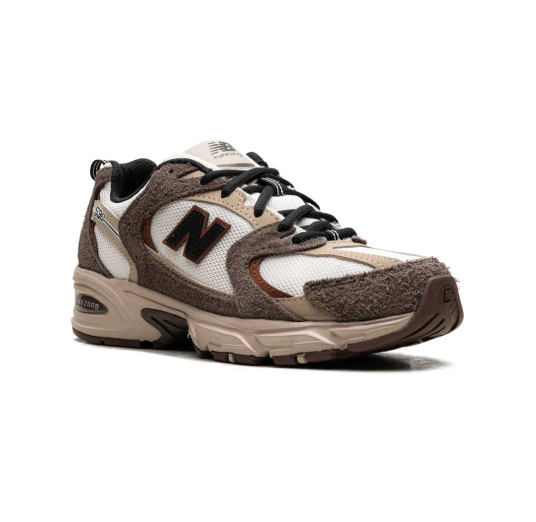 530 BROWN TAN SNEAKERS Highlights
