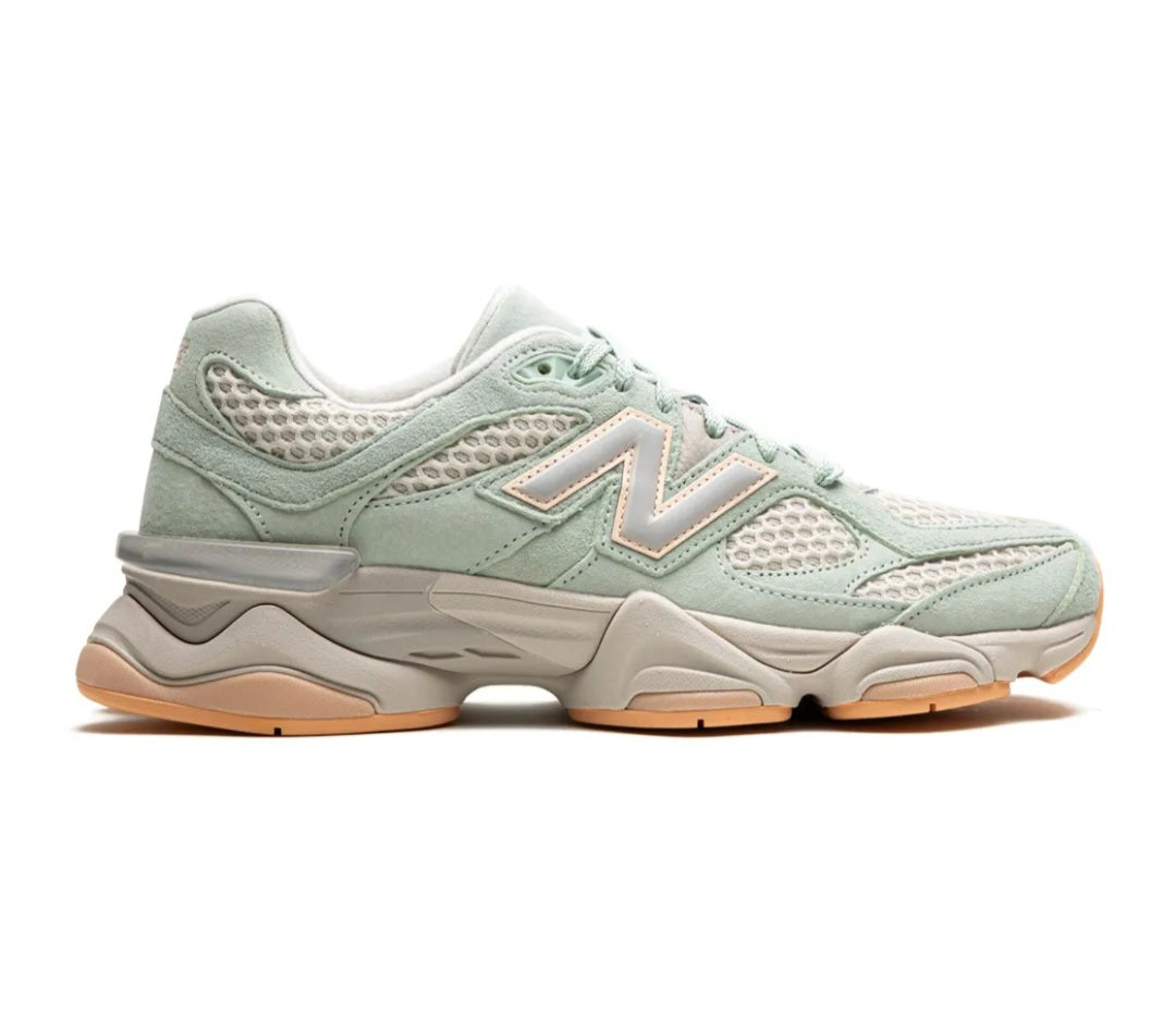 New Balance
90/60 "The Whitaker Group - Missing Pieces - Moss Green" sneakers