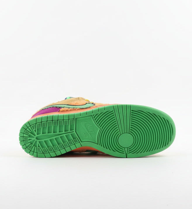SB DUNK LOW Great Dead Bear. SNEAKERS