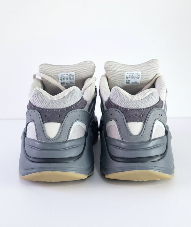 YEEZY BOOST--700, V2,Tephra.