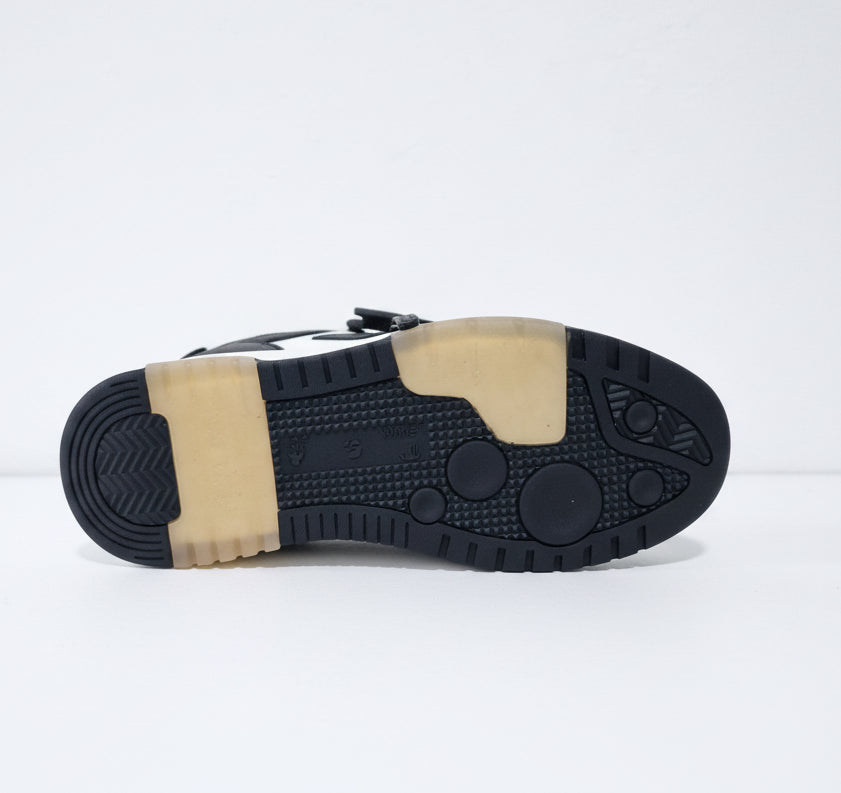OFF-WHITE SNEAKERS Out Of OFFICE.BLACK AND WHITE..