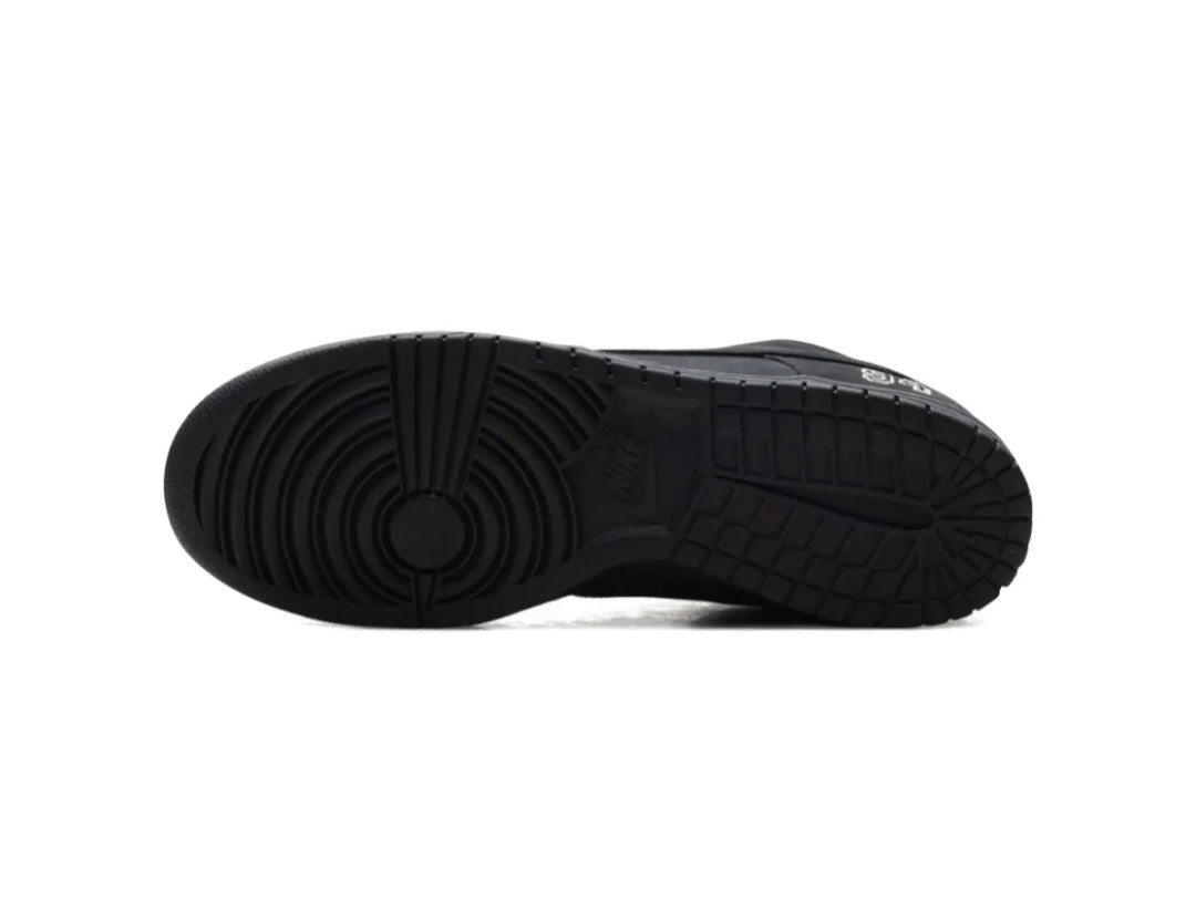 SB Dunk Low "Supreme - Black" sneakers