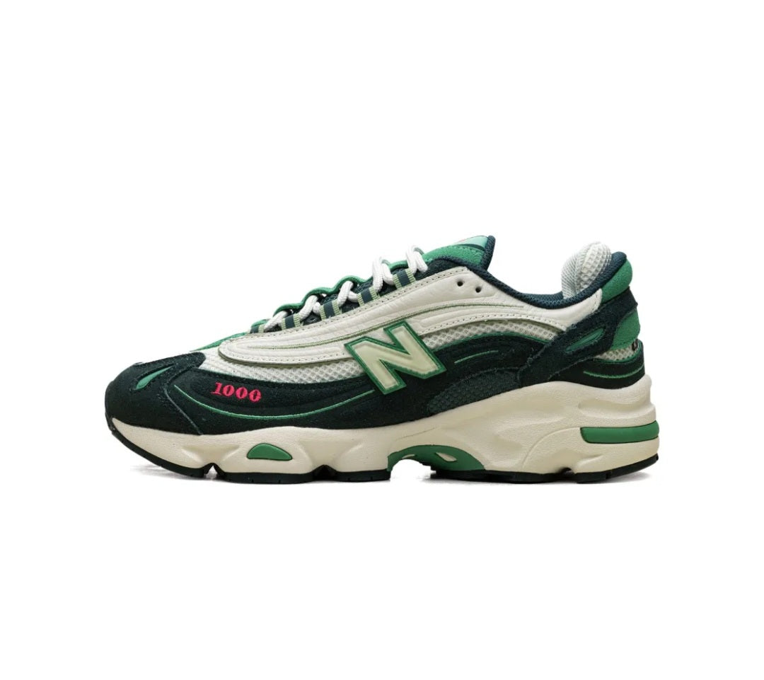 New Balance
x CNCPTS 1000 "Míle" sneakers