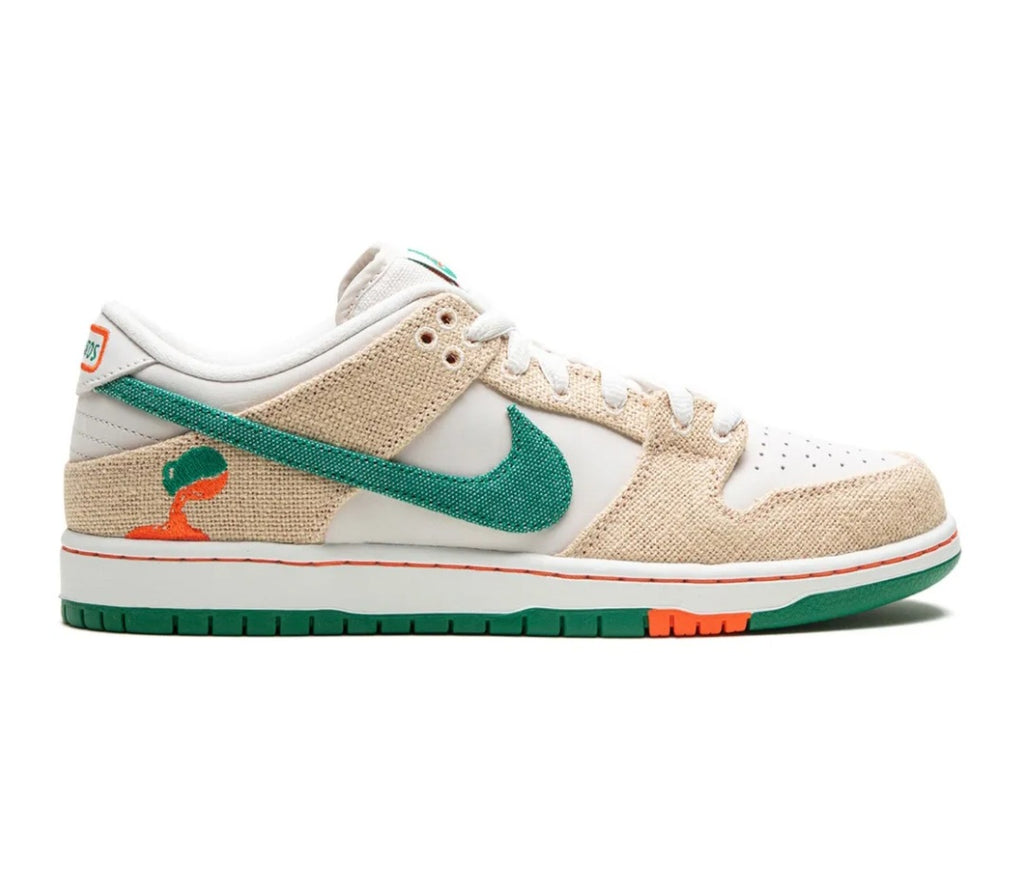 SB Dunk Low sneakers