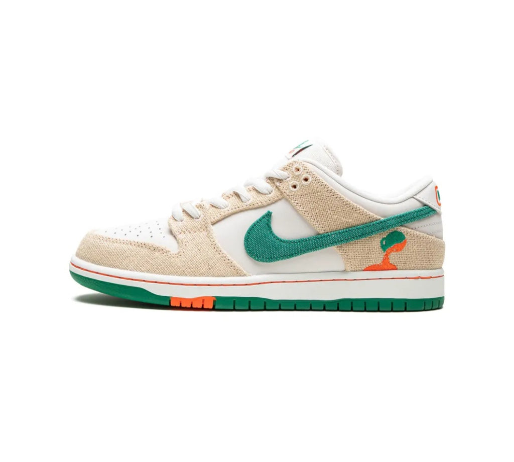 SB Dunk Low sneakers