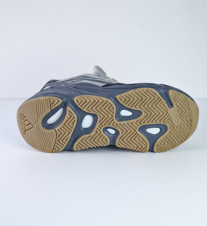 YEEZY BOOST--700, V2,Tephra.