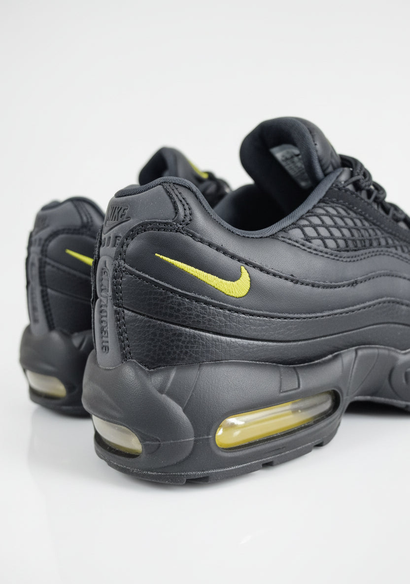 AIR MAX 95 "HONEY/BLACK " SNEAKERS