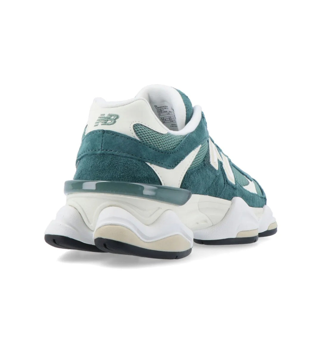 New Balance
9060 "New Spruce/Angora" sneakers