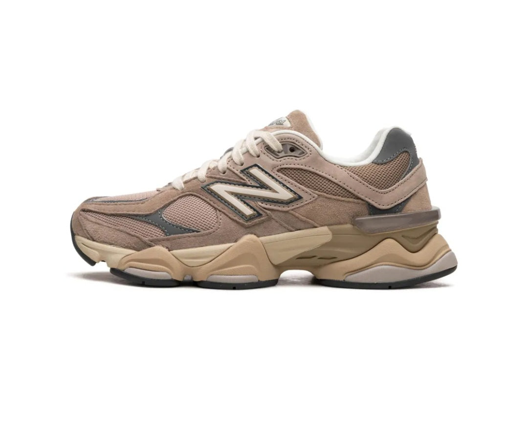 New Balance
9060 "Driftwood Castlerock" sneakers