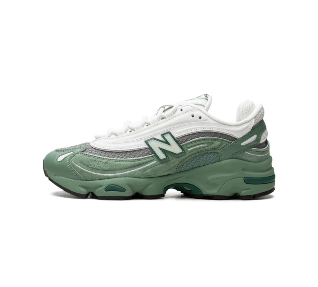 New Balance
1000 "Green" sneakers