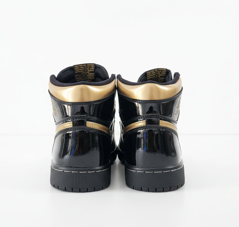 AIR JORDAN 1 RETRO HIGH BLACK METALLIC GOLD....