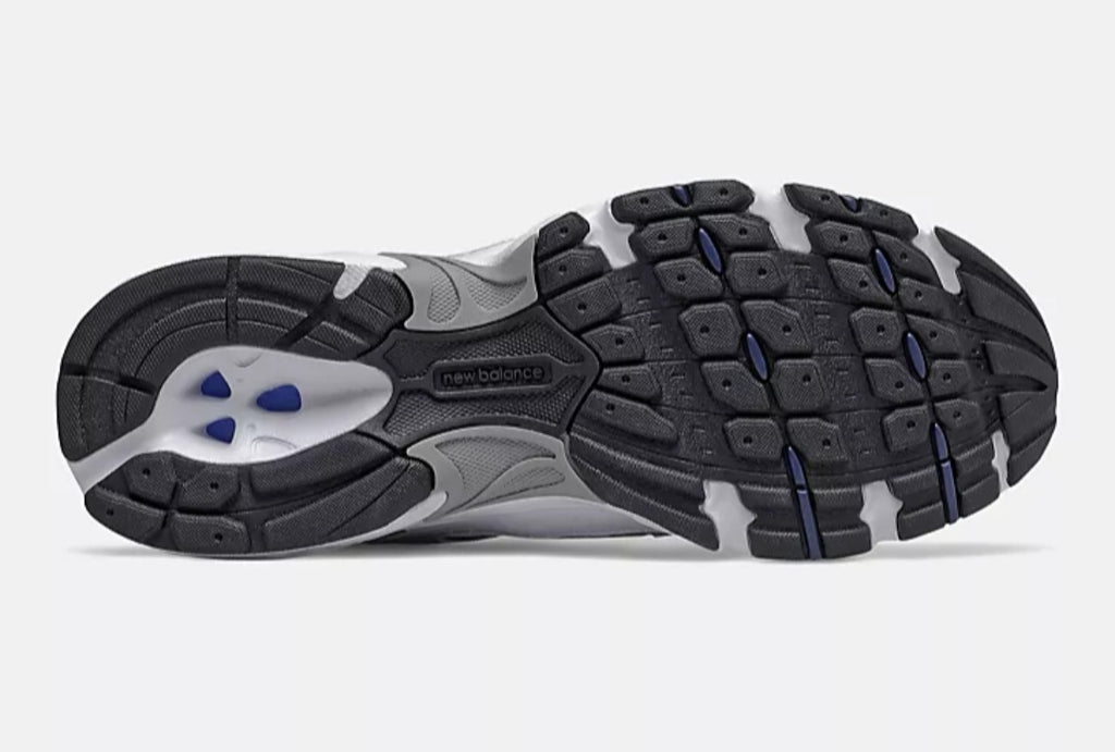 New Balance
mesh panel sneakers