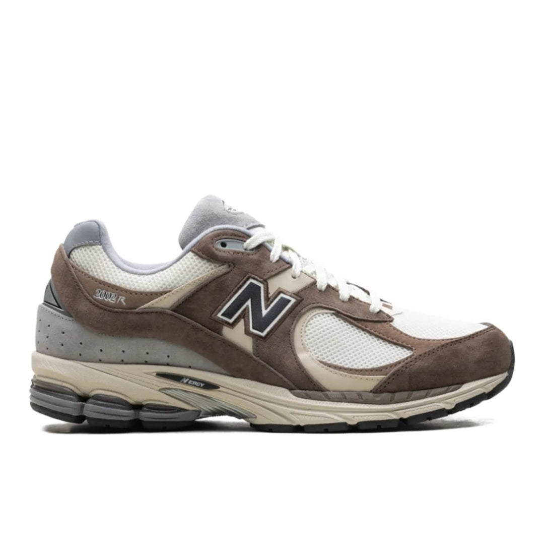 New Balance
2002R suede sneakers