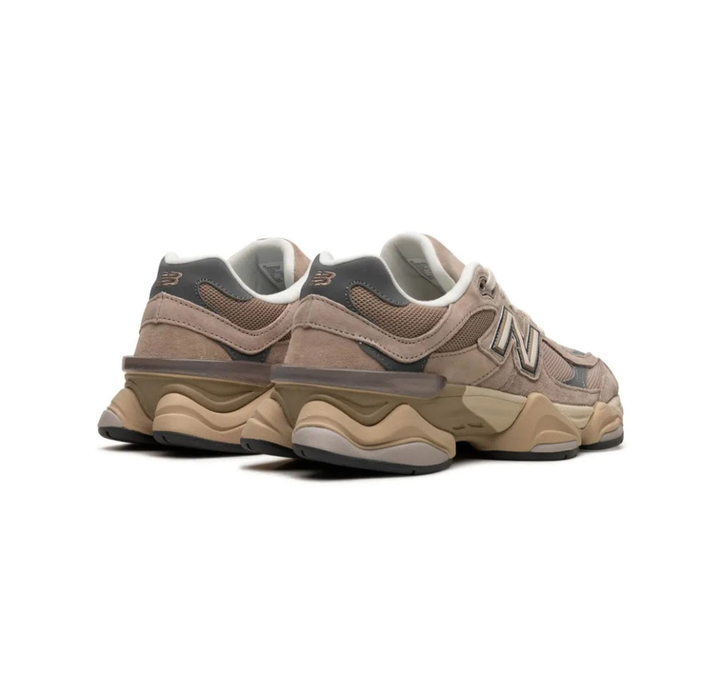 New Balance
9060 "Driftwood Castlerock" sneakers