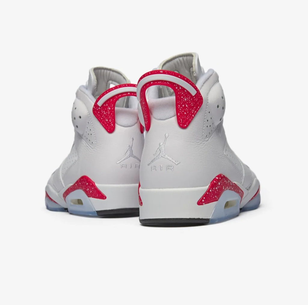 AIR JORDAN 
Air Jordan 6 Retro "Red Oreo" sneakers