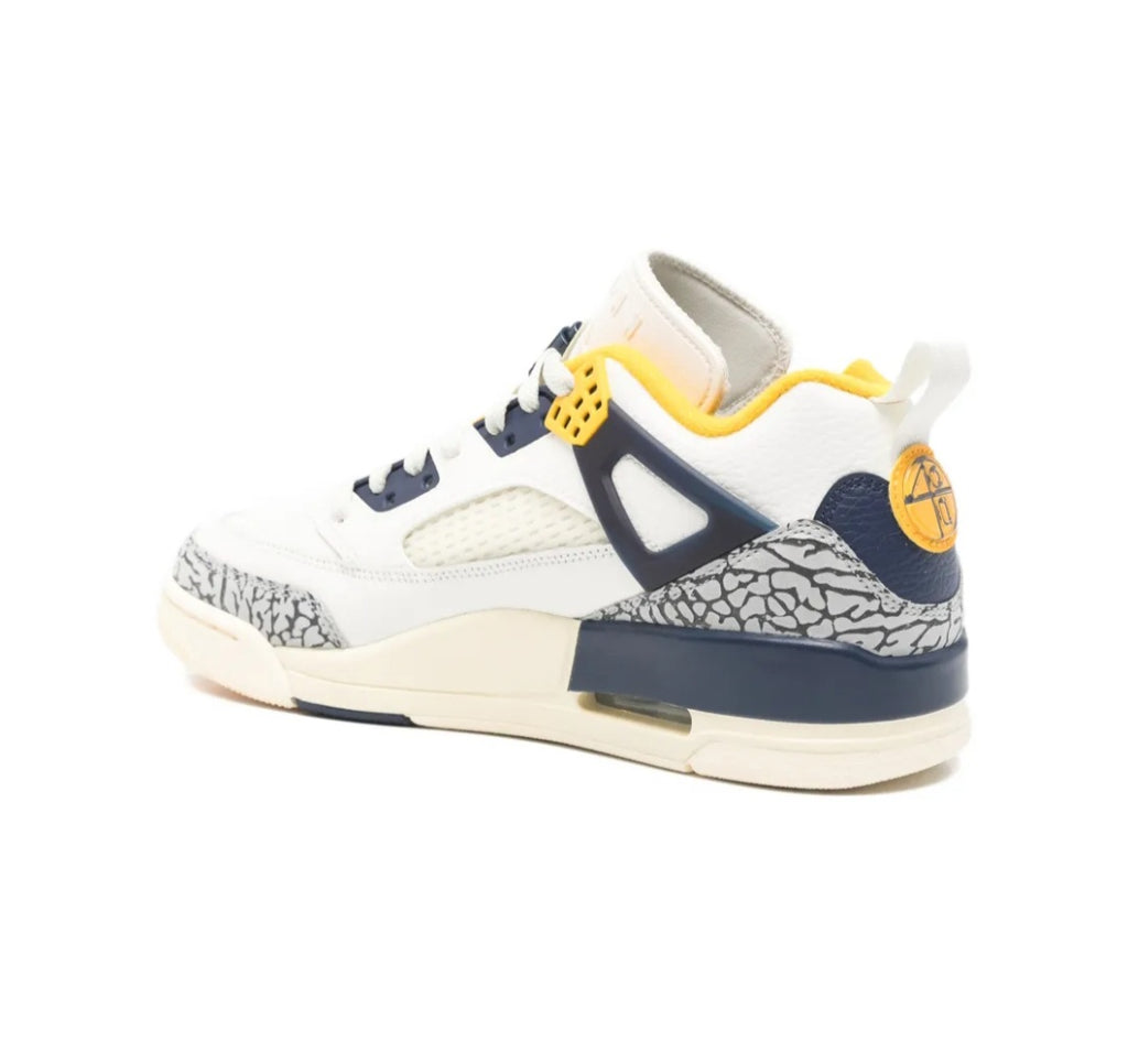 AIR JORDAN 
Spizike cutout patterned sneakers