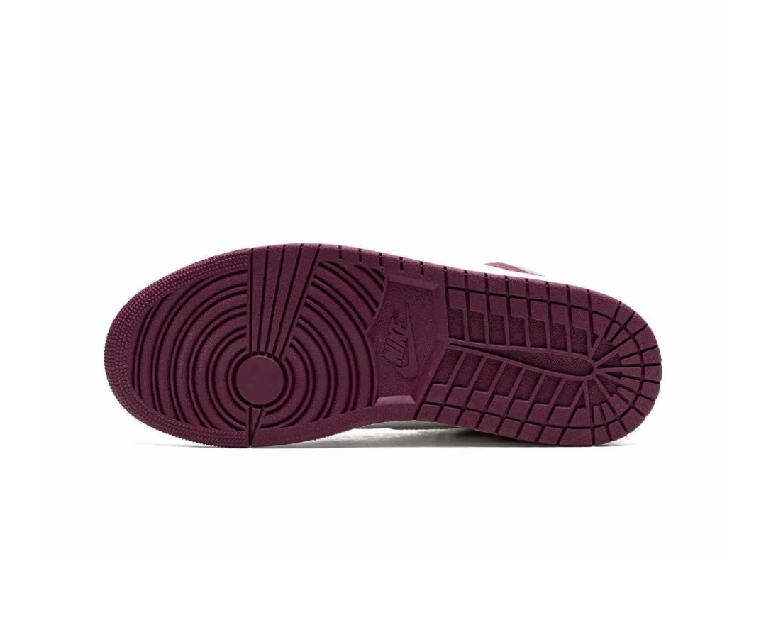 Air Jordan 1 Retro High "Bordeaux" sneakers