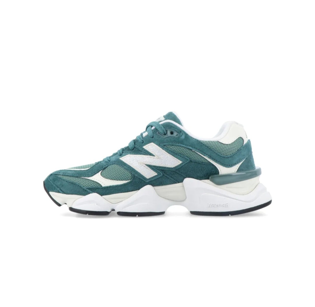New Balance
9060 "New Spruce/Angora" sneakers