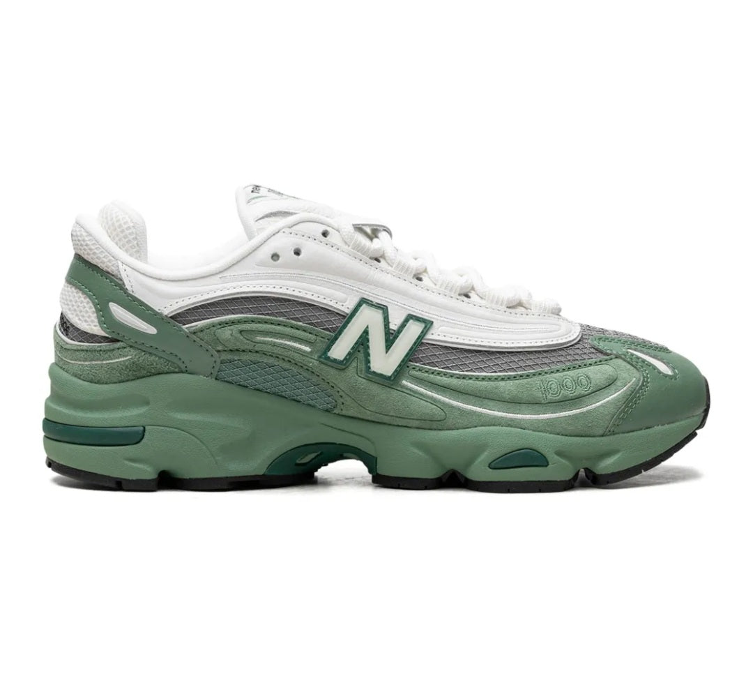 New Balance
1000 "Green" sneakers